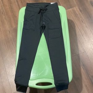 One brand new, one lightly worn pair of Aerie Jogger Leggings size M